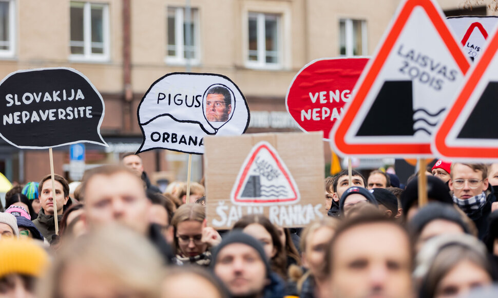 Protestas &bdquo;&Scaron;alin rankas nuo laisvo žodžio!&ldquo;