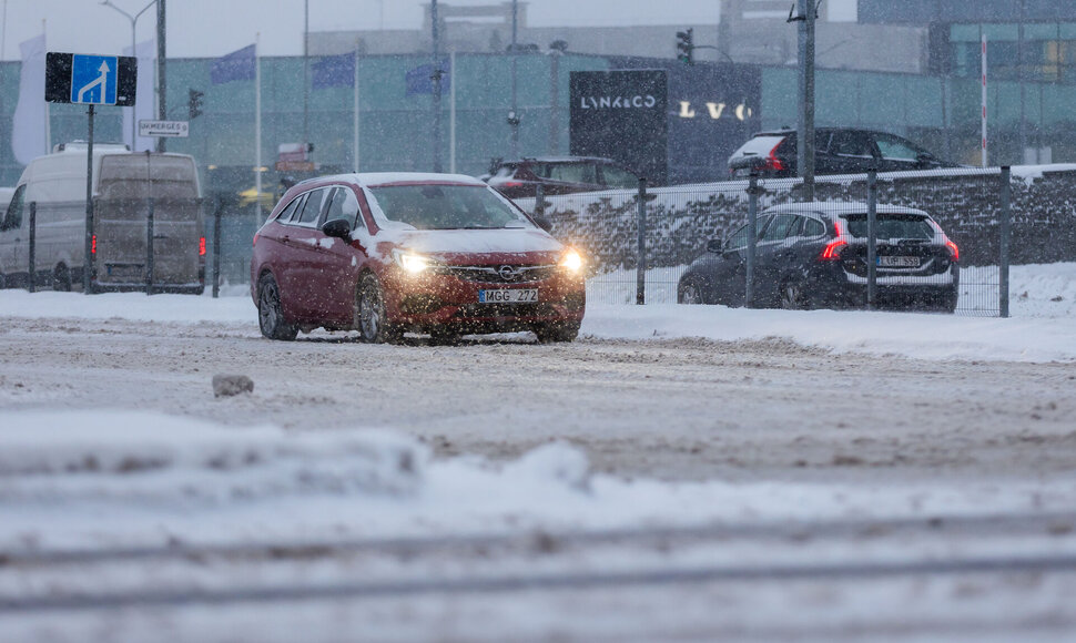 Vilniuje gausiai sninga