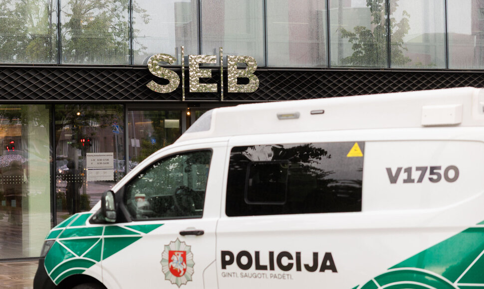 Įvestas &bdquo;Skydas&ldquo; prie SEB banko