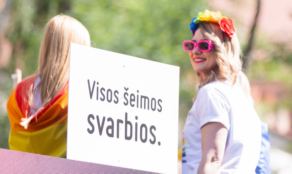 LGBT eitynės