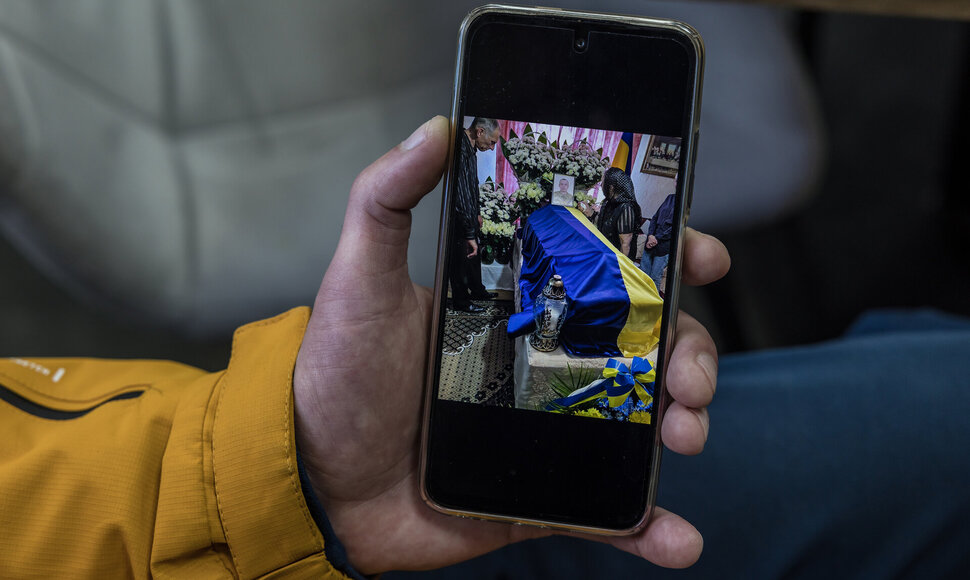 Nazaras Daleckis rodo savo laidotuvių nuotrauką