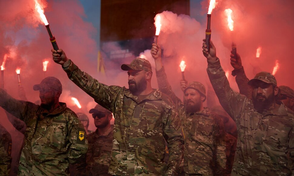 „Azov“ kariai