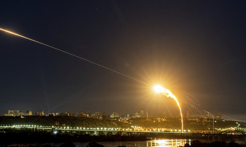 Rusijos raketos vir&scaron; Kyjivo 