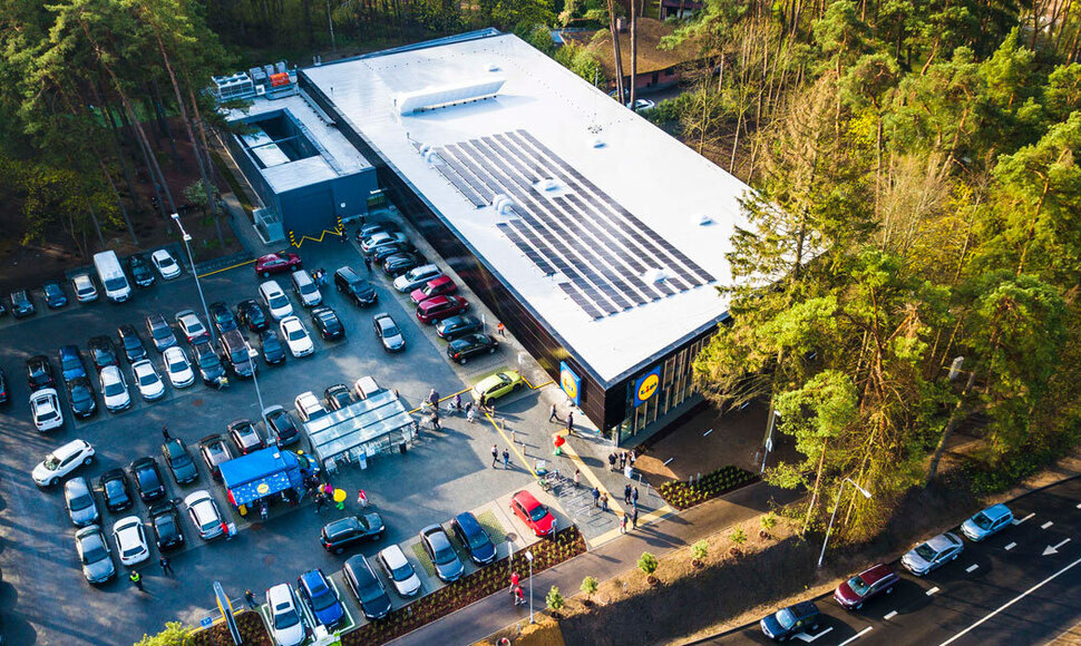 &bdquo;Lidl&ldquo; ant dar 7 parduotuvių stogų įrengs saulės elektrines