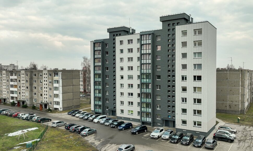 Daugiabutis R. Juknevičiaus g. 108, Marijampolėje, po renovacijos