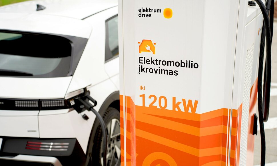 „Elektrum Drive“ įkrovimas