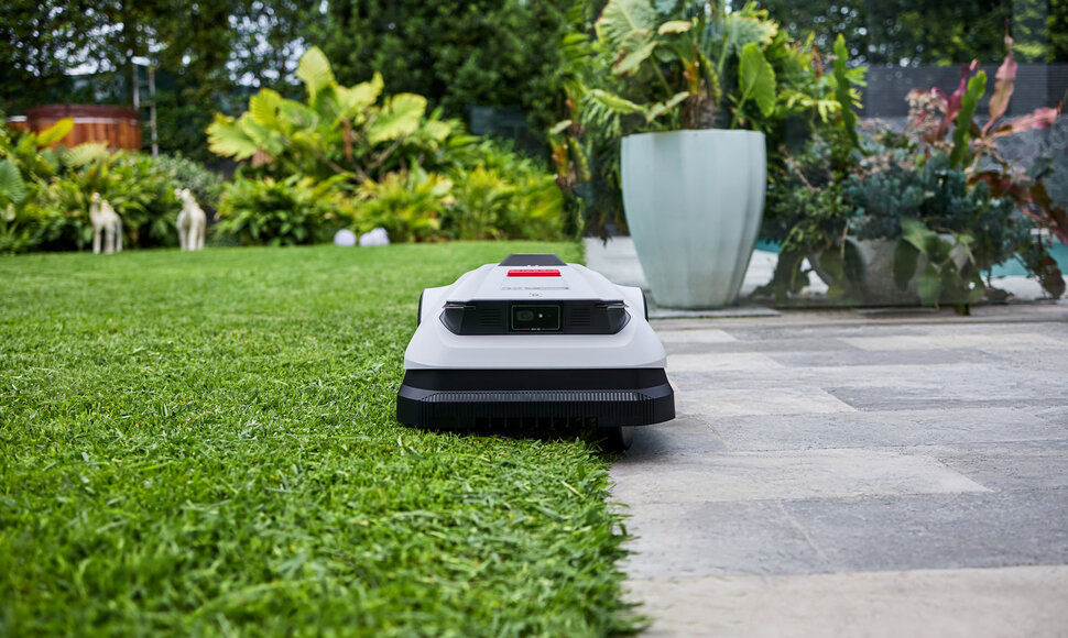 Revoliucija kieme: ECOVACS belaidžiai robotai-žoliapjovės, keičiantys vejos priežiūros įpročius