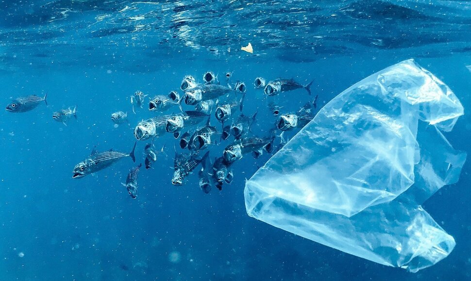 Plastiko įtaka klimato kaitai – susirūpinimą kelia ir gamyba, ir tarša atliekomis