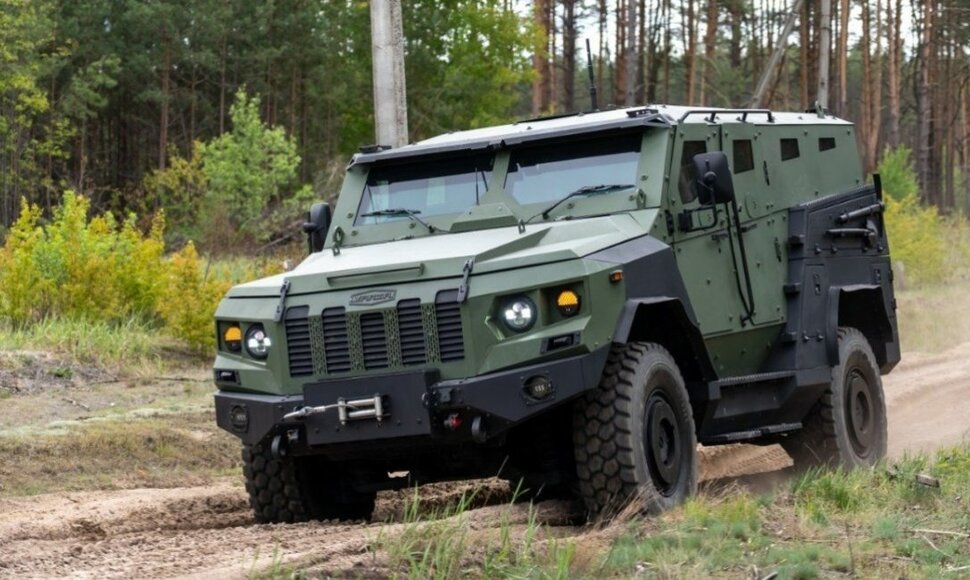 &Scaron;armuotoji transporto priemonė Varta 2 APC. Ukrainian Armor nuotr.