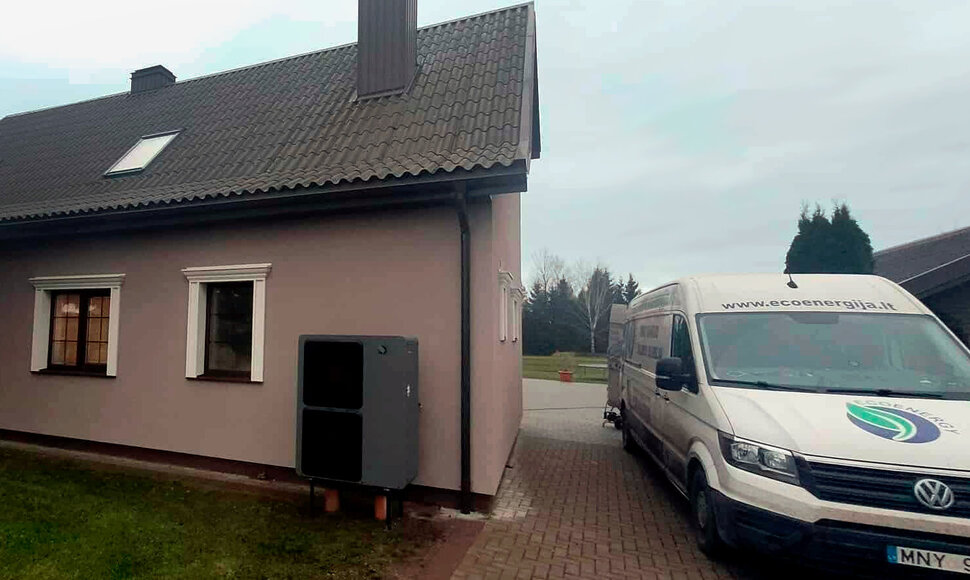 Už &scaron;ilumą nori mokėti mažiau: senus katilus gyventojai keičia &scaron;ilumos siurbliais, o su dotacijomis įrangai sutaupo net iki 90%