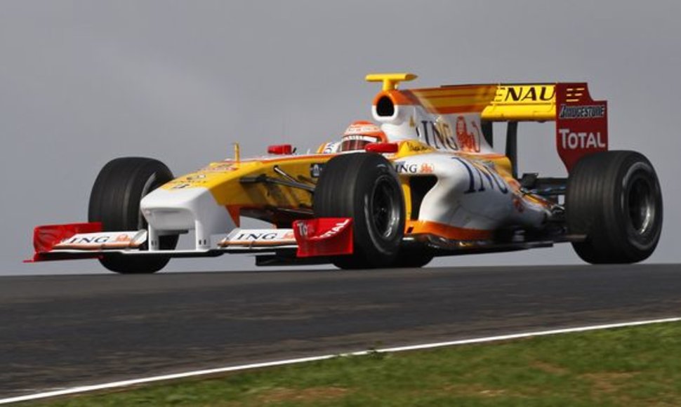 „Renault“ formulę vairuoja Nelsonas Piquetas