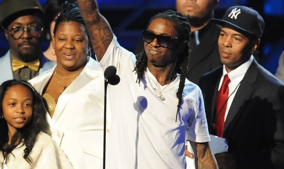Lilas Wayne'as apdovanotas kaip geriausias repo atlikėjas.