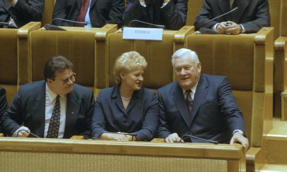 Linas Linkevičius, Dalia Grybauskaitė ir Algirdas Brazauskas iškilmingame Seimo posėdyje.