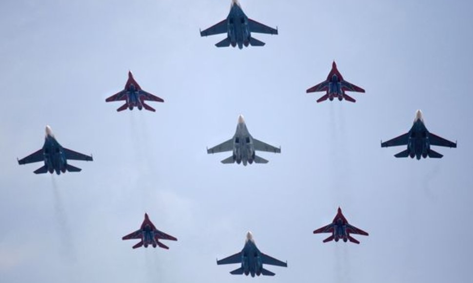 Naikintuvai „Su-27“ ir „MIG-29“