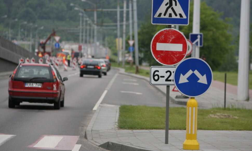 Remontuojamas Lazdynų tiltas