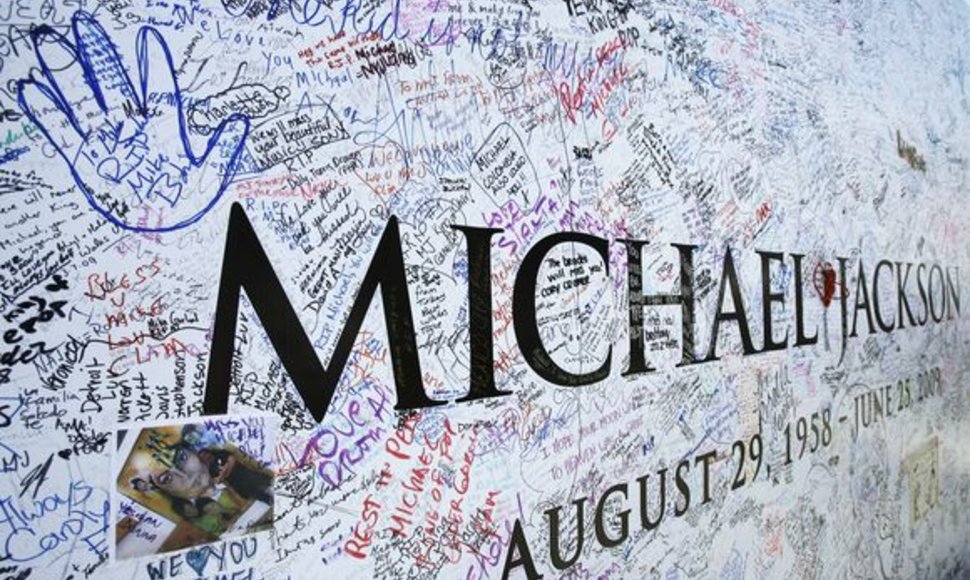 Aprašynėtas Michaelo Jacksono plakatas