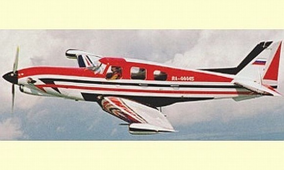 Lėktuvas CM 2000