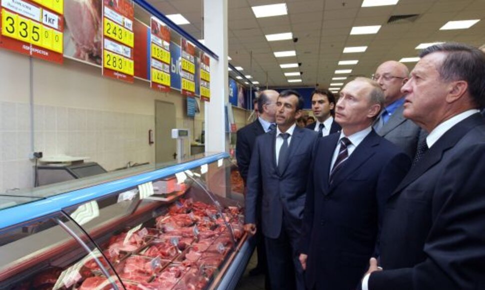 V.Putinas Maskvos prekybos centre Perekriostok.