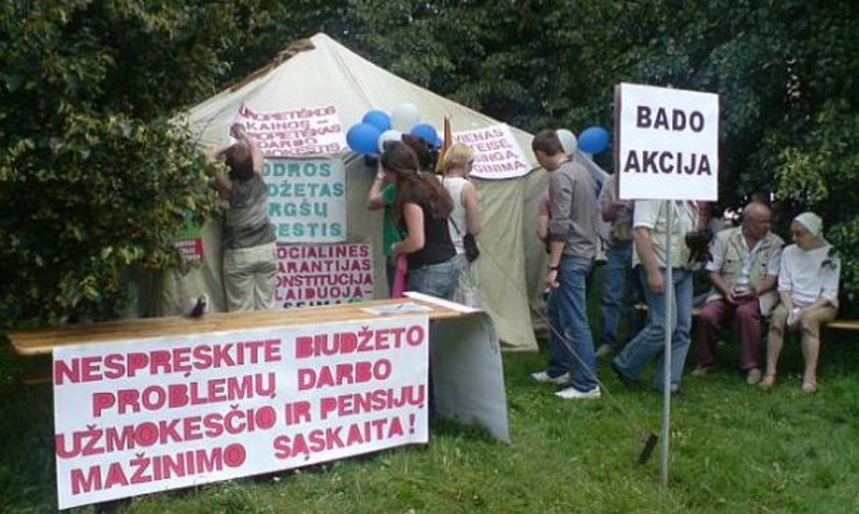 Profsąjungų bado akcija prie Seimo