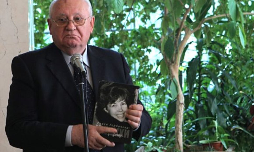M.Gorbačiovas atidarė Raisos atminimui skirtą parodą