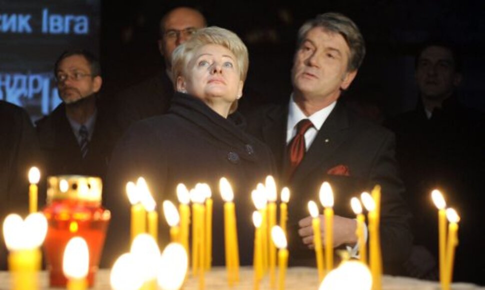 D.Grybauskaitė ir Viktoras Juščenka pagerbė badmečio aukas