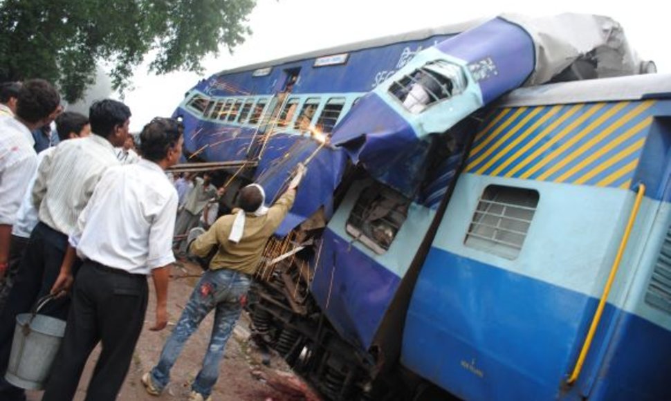 Traukinių avarija Indijoje