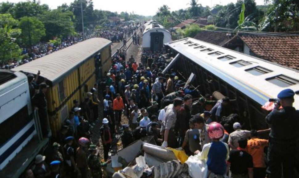 Geležinkelio katastrofa Indonezijoje
