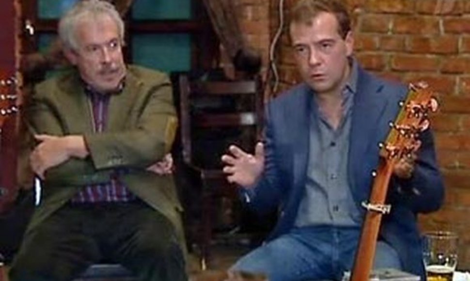 D.Medvedevas su B.Grebenščikovu