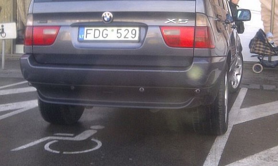 Fotopolicija: visureigis BMW X5