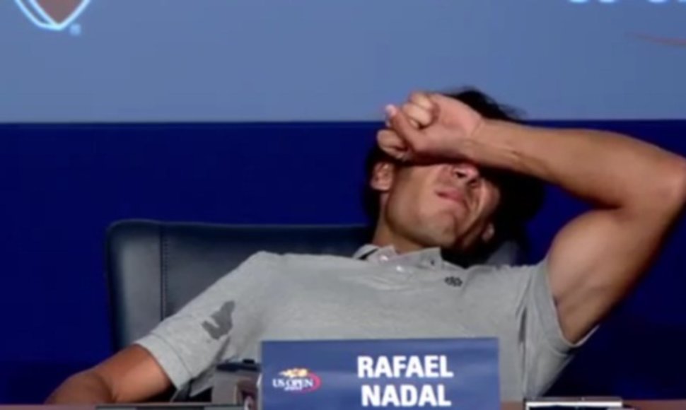 Rafaelis Nadalis spaudos konferencijos metu