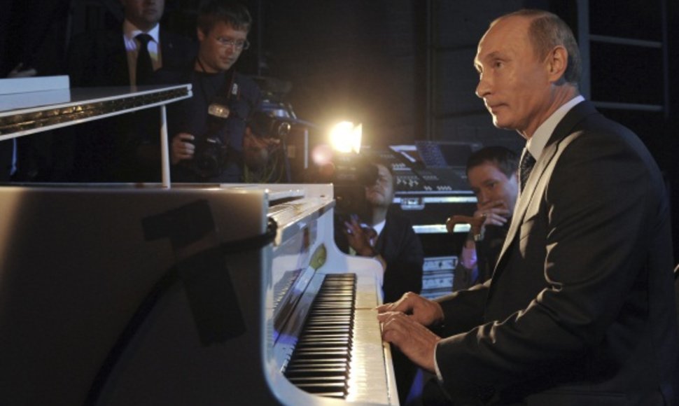 Vladimiras Putinas groja teatre