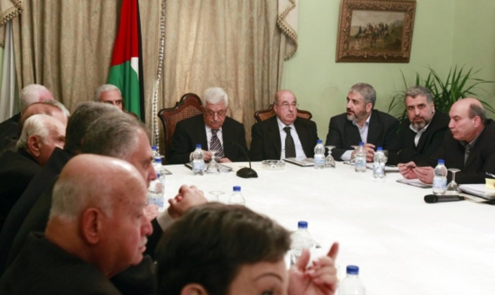 Palestiniečių lyderiai Kaire rado bendrą kalbą.