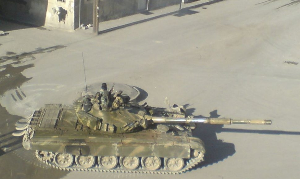 Sirijos kariuomenės tankas