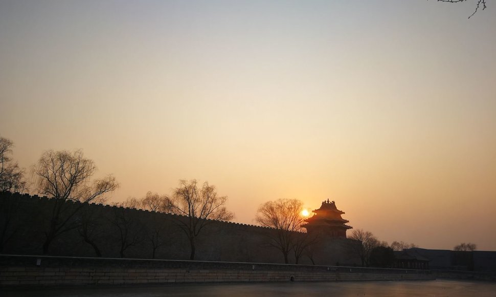 Vakaras apledėjusiame Pekine