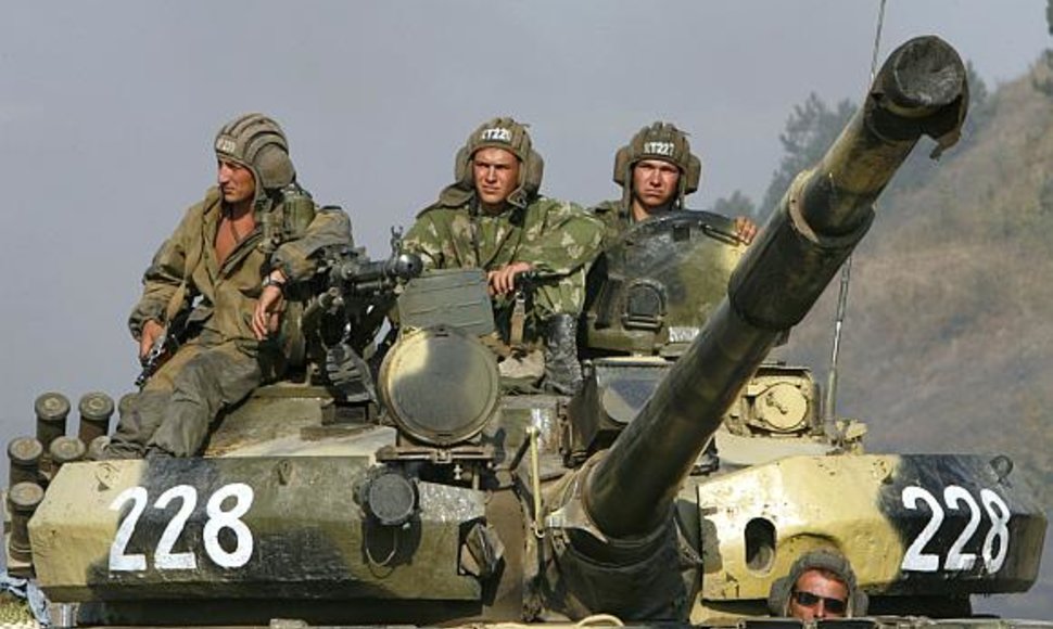 Rusijoje net pasivažinėjimas tanku gali tapti laisvalaikio pramoga.