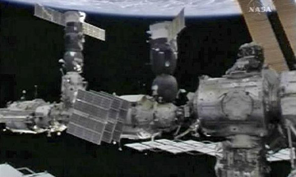 Tarptautinė kosminė stotis atsidūrė pavojuje.