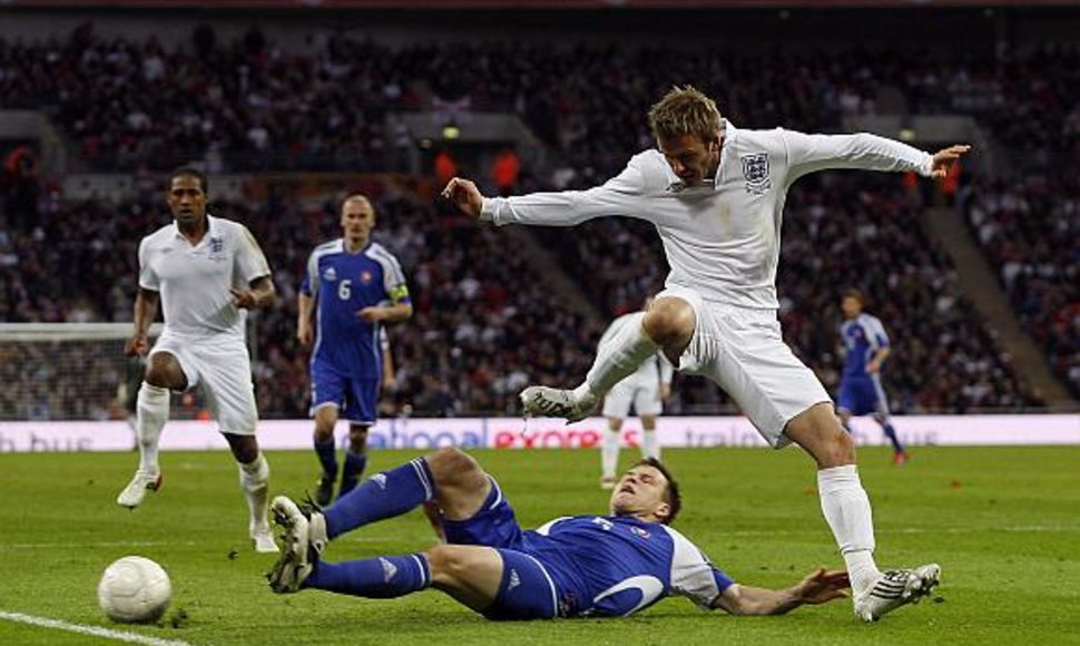 Davidas Beckhamas tapo brangiausiu planetos futbolininku.
