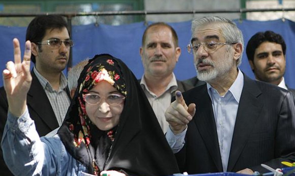 Kandidatas Miras Hosseinas Mousavis su žmona Zahra Rahnavard