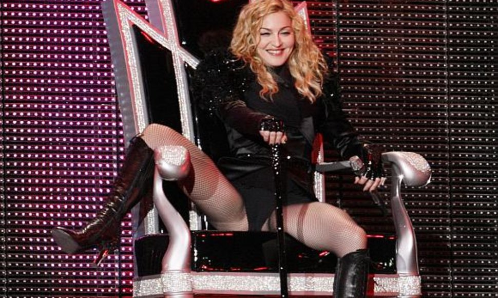 Koncertuodama Varšuvoje Madonna atšventė ir savo 51-ąjį gimtadienį