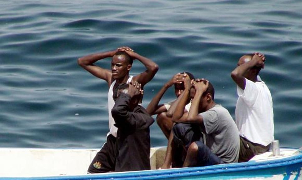 Kartais į nelaisvę patenka ir patys Somalio piratai.