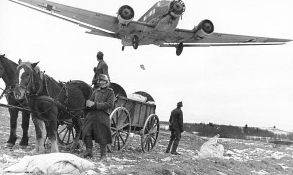 „Junkers Ju 52“ karo metais
