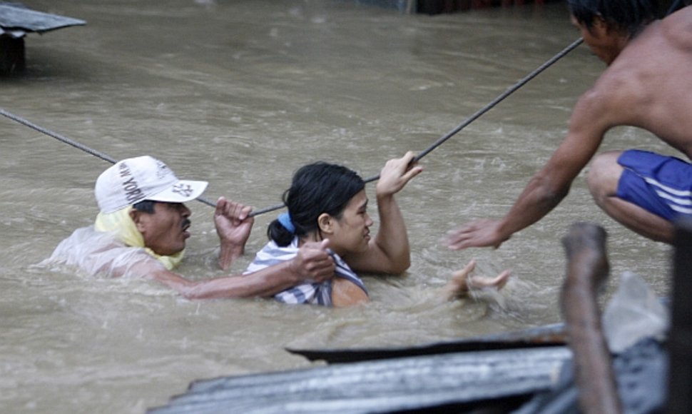 Tropinis uraganas Ketsana Filipinuose sukėlė didžiulius potvynius.