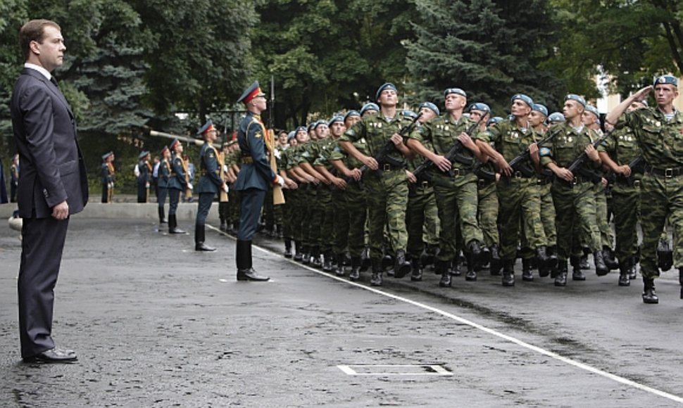 Rusijos prezidentas dabar galės pats nuspręsti, kur ir kada pasiųsti kariuomenę.