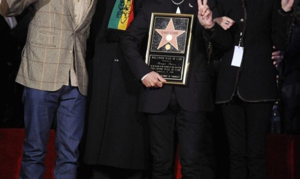 Ringo Starras (centre) nuo šiol turės savo žvaigždę.