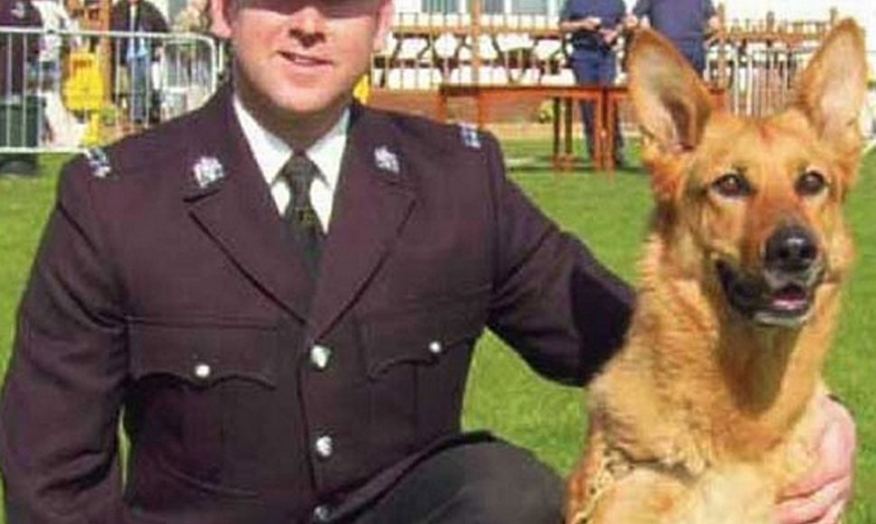 Markas Johnsonas ir vienas iš jo augintinių, Jetas, ne kartą tapo Didžiosios Britanijos tarnybinių šunų čempionato prizininkais.