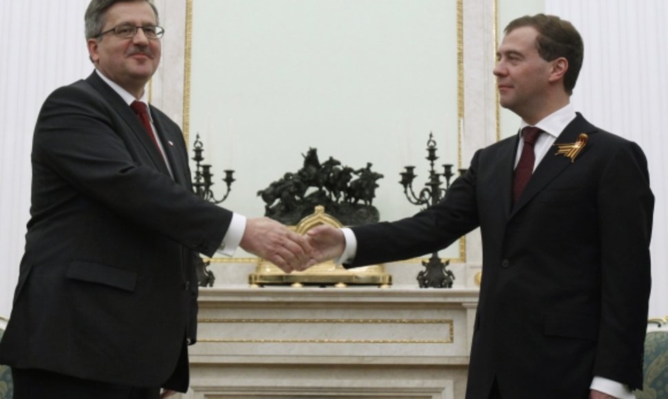 Bronislawas Komorowskis Katynėje apsilankė po susitikimo su Dmitrijumi Medvedevu.