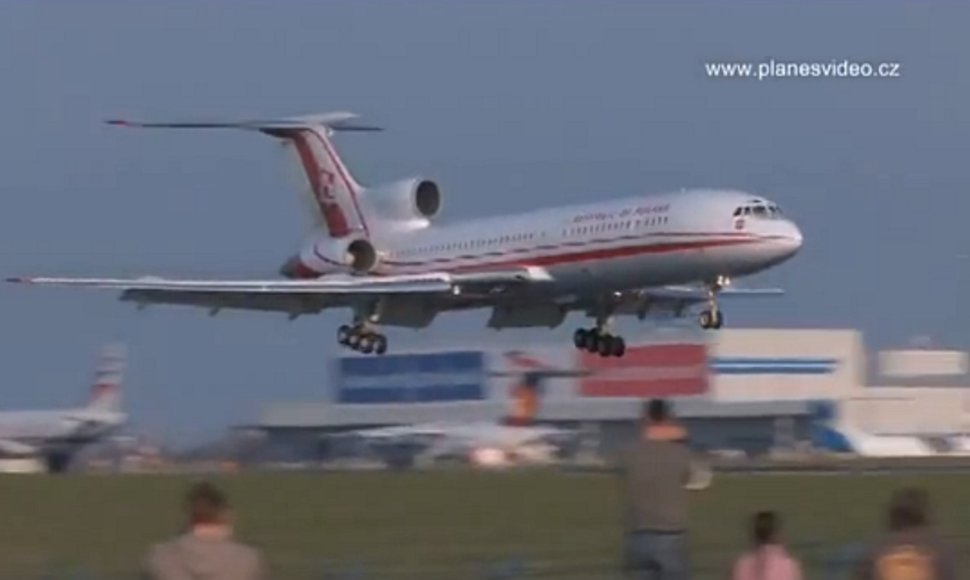 Vienas paskutiniųjų sėkmingų Lenkijos prezidento lėktuvo nusileidimų