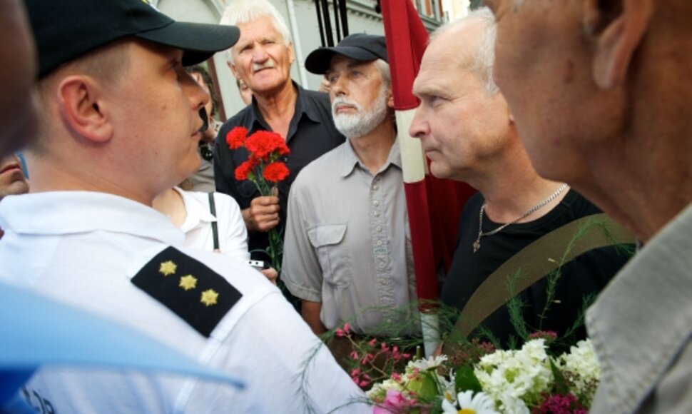 Eisenos dalyvius Rygoje sustabdė policija.