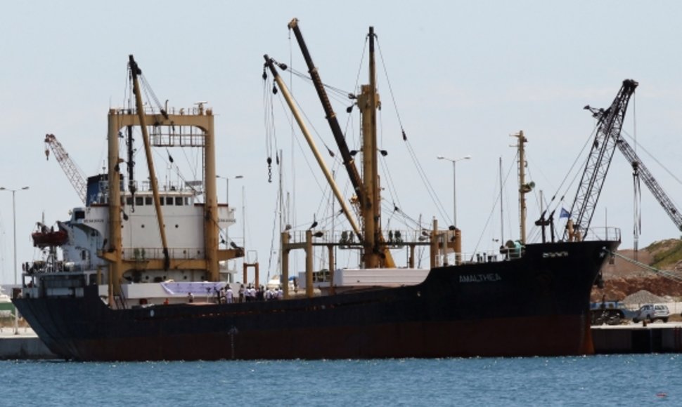 „Amalthea“ įgula nusprendė neplaukti į Gazos ruožą, bet savo krovinį iškrauti Egipte.