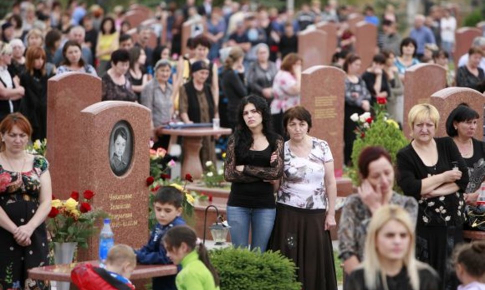 Beslano aukų artimieji iki šiol jaučia netekties skausmą.